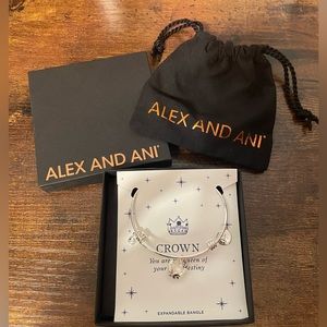 ⭐️3/$20⭐️Halos & Glories Crown Expandable Silver Bracelet